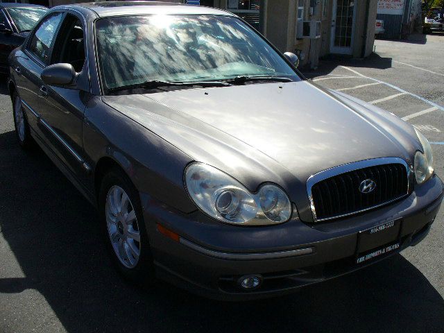 Hyundai Sonata 2003 photo 2