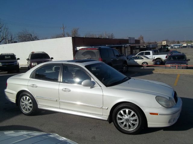 Hyundai Sonata 2003 photo 1