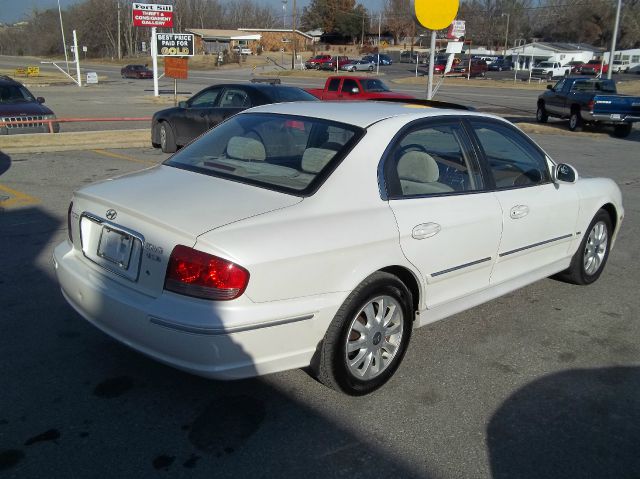 Hyundai Sonata 2003 photo 2