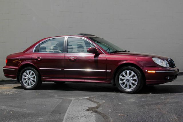 Hyundai Sonata 2004 photo 1