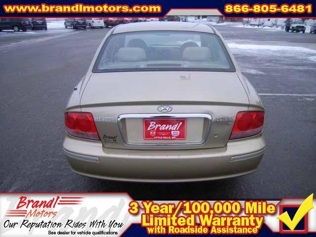 Hyundai Sonata 2004 photo 1