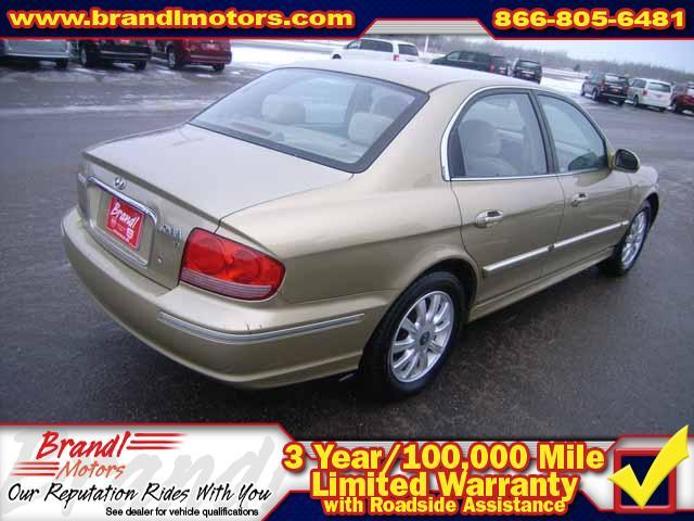 Hyundai Sonata 2004 photo 2