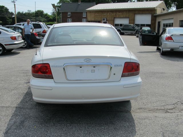 Hyundai Sonata 2004 photo 1
