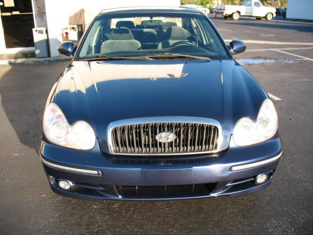 Hyundai Sonata 2004 photo 2
