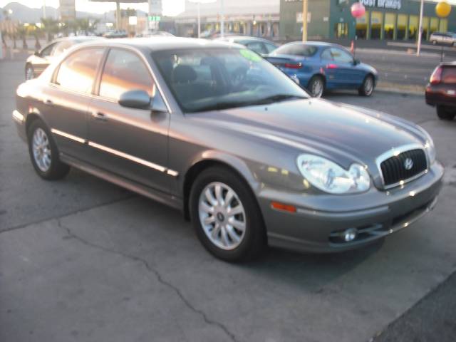 Hyundai Sonata 2004 photo 2
