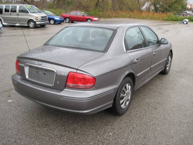 Hyundai Sonata 2004 photo 2