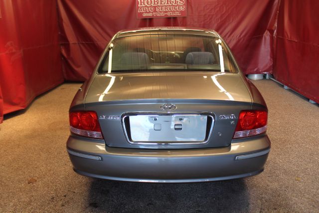Hyundai Sonata 2004 photo 1