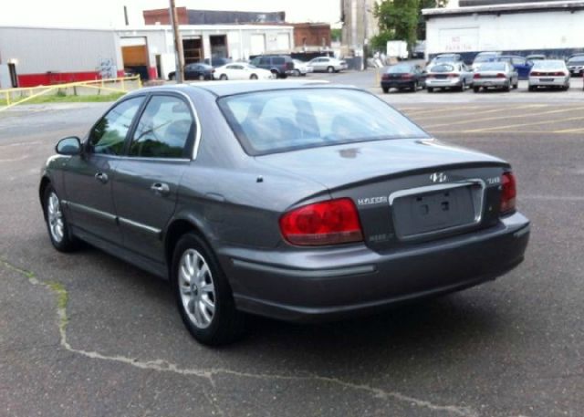 Hyundai Sonata 2004 photo 2