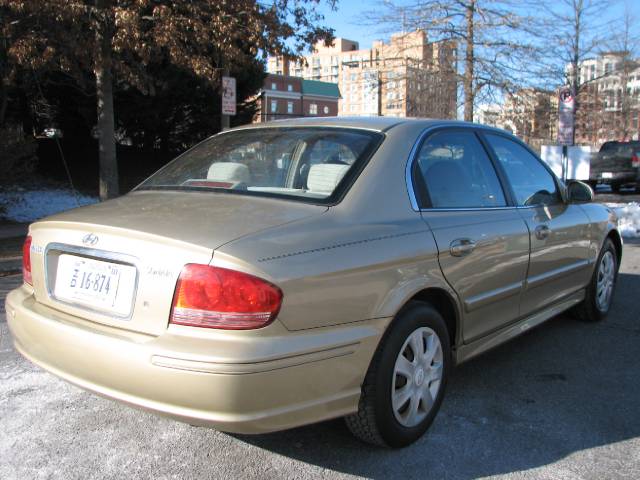 Hyundai Sonata 2004 photo 2