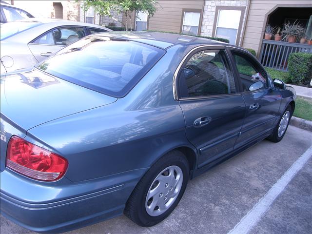 Hyundai Sonata 2004 photo 2