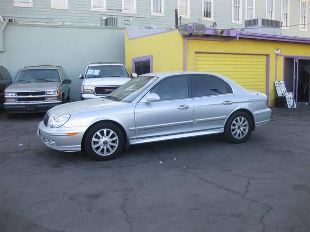 Hyundai Sonata 2004 photo 2