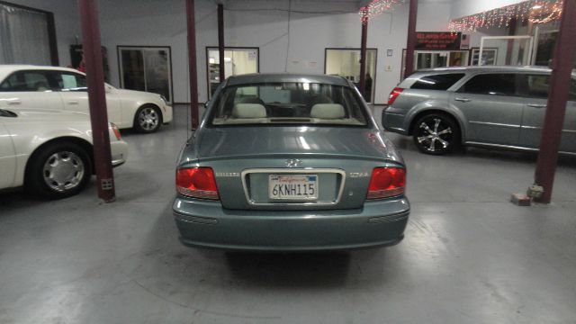 Hyundai Sonata 2004 photo 2