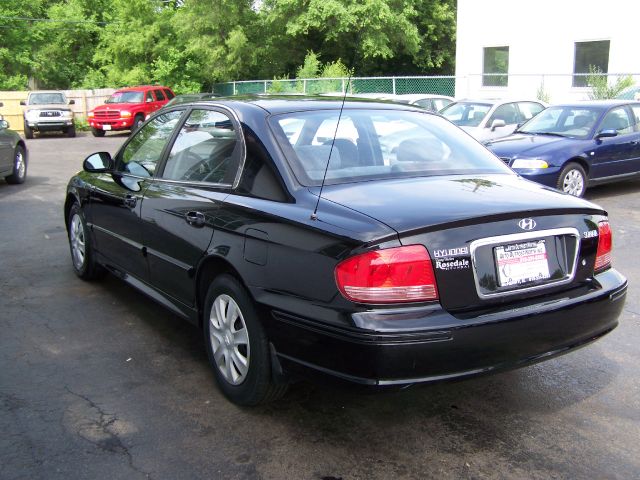 Hyundai Sonata 2004 photo 2