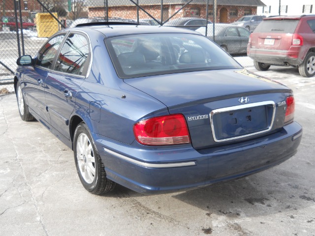 Hyundai Sonata 2004 photo 3