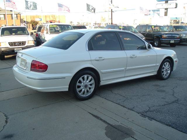 Hyundai Sonata 2004 photo 4