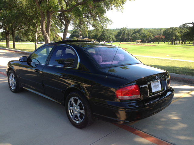 Hyundai Sonata 2004 photo 2