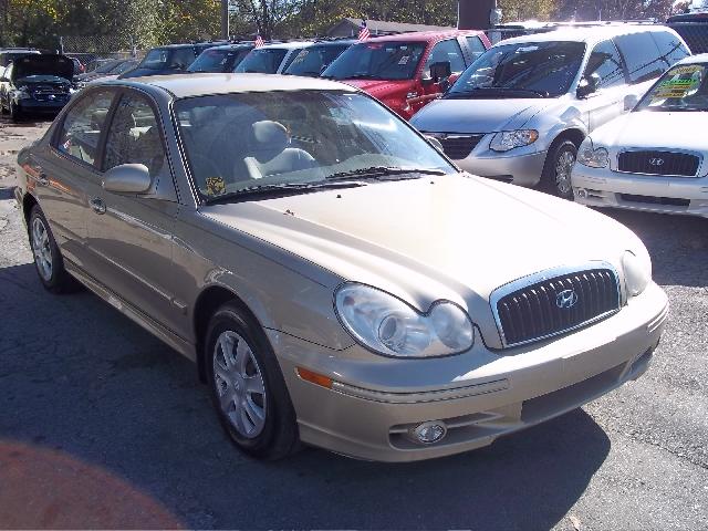 Hyundai Sonata 2004 photo 2