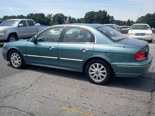 Hyundai Sonata 2004 photo 2