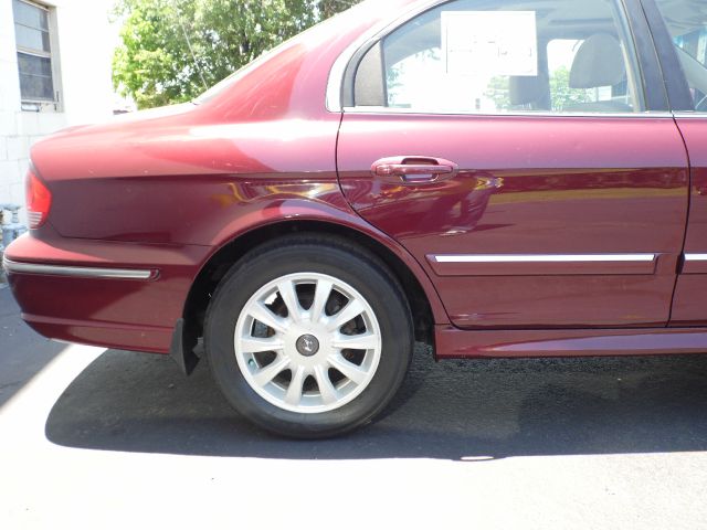Hyundai Sonata 2004 photo 2