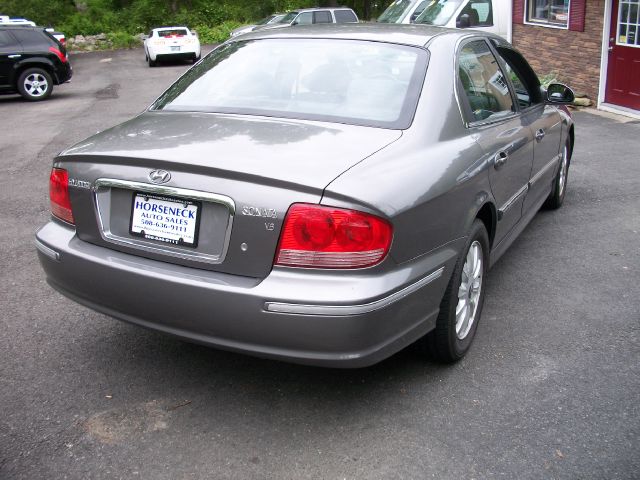 Hyundai Sonata 2004 photo 2