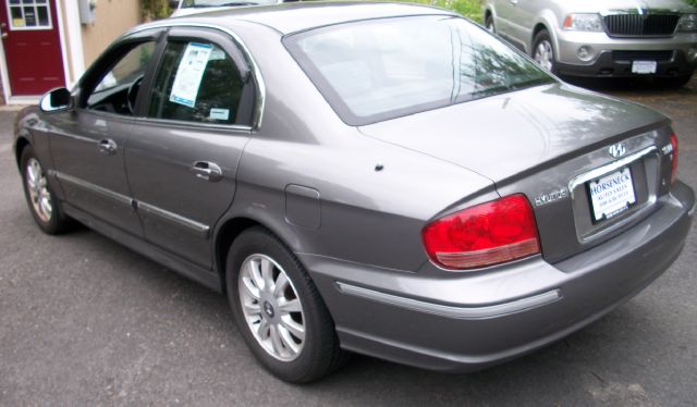 Hyundai Sonata 2004 photo 3