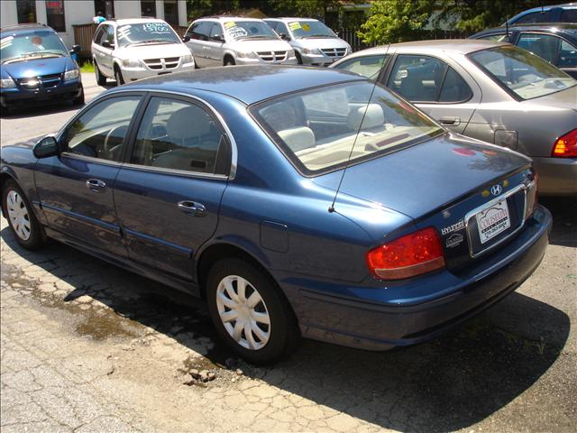 Hyundai Sonata 2004 photo 2