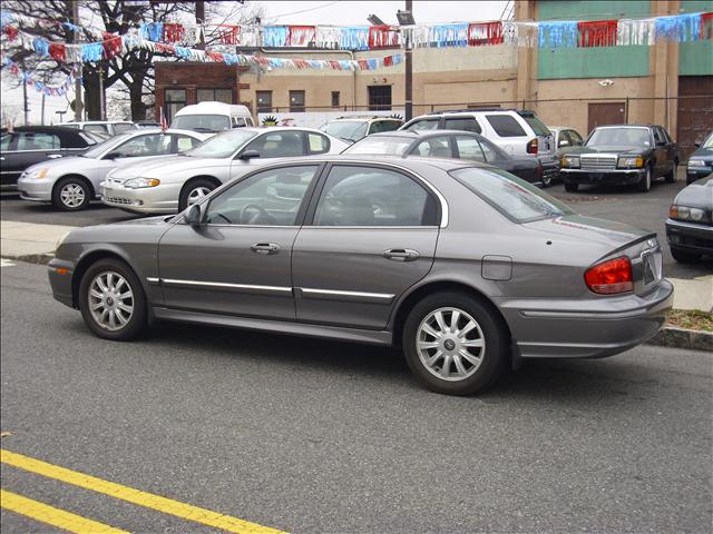 Hyundai Sonata 2004 photo 2