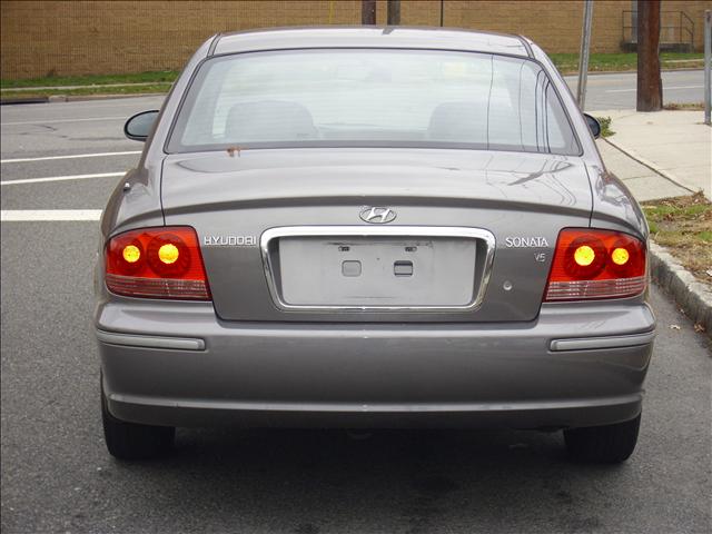 Hyundai Sonata 2004 photo 3