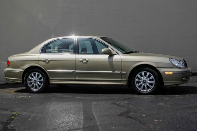 Hyundai Sonata 2004 photo 1