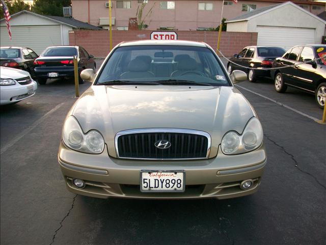 Hyundai Sonata 2004 photo 2