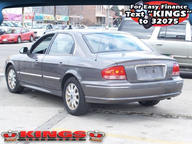 Hyundai Sonata 2004 photo 2