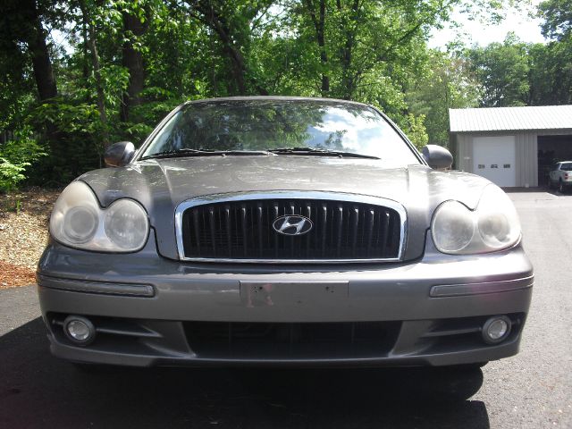 Hyundai Sonata Base Sedan