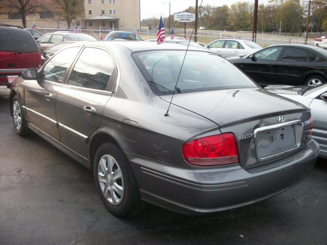 Hyundai Sonata 2004 photo 2