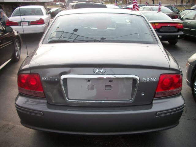 Hyundai Sonata 2004 photo 3
