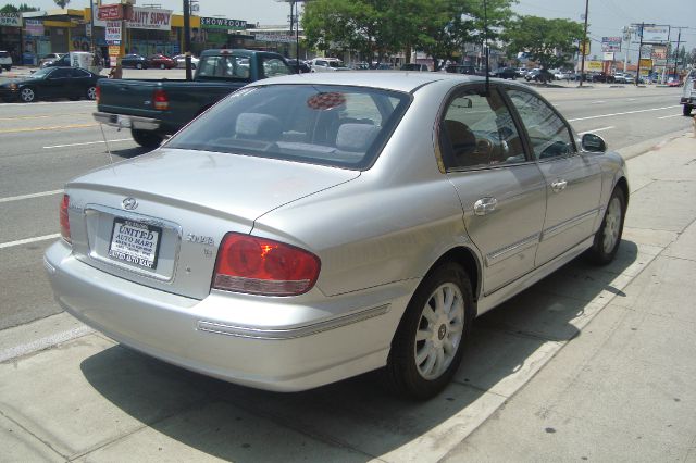 Hyundai Sonata 2004 photo 11