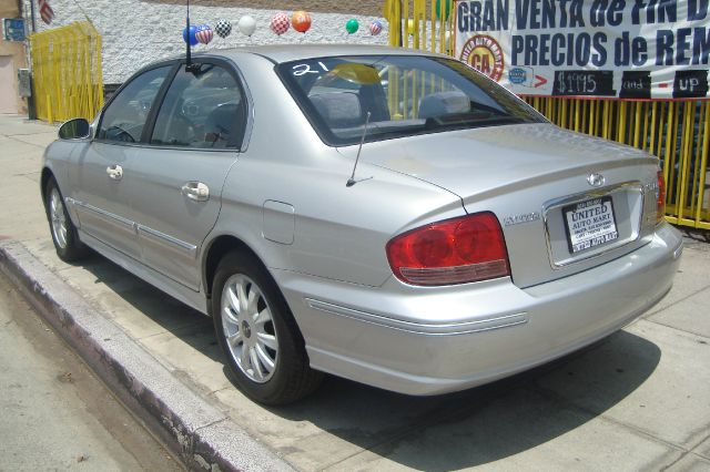 Hyundai Sonata 2004 photo 9