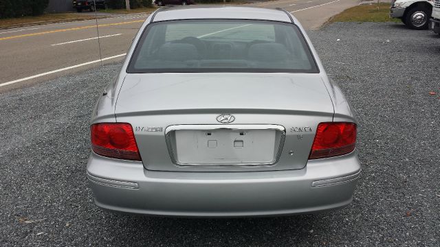Hyundai Sonata 2005 photo 2