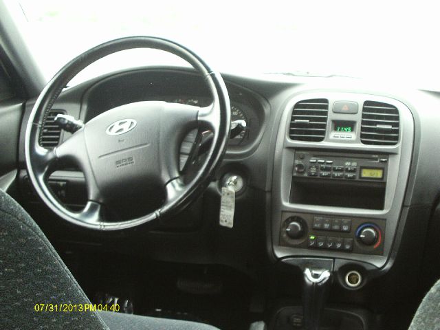Hyundai Sonata 2005 photo 2