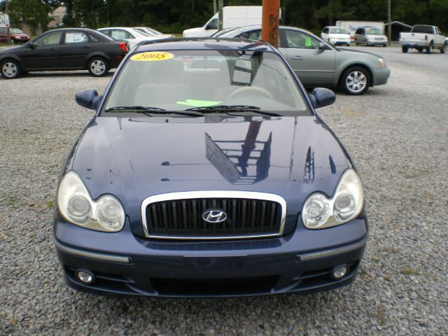 Hyundai Sonata 2005 photo 2