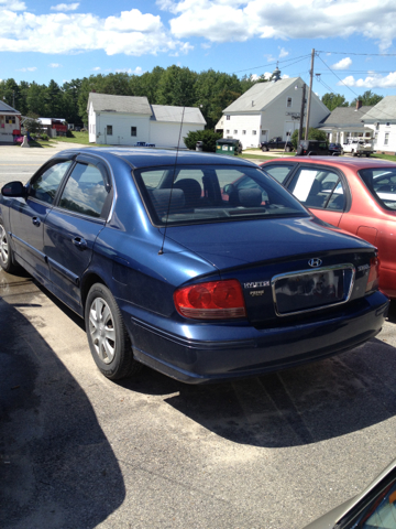 Hyundai Sonata Base Sedan
