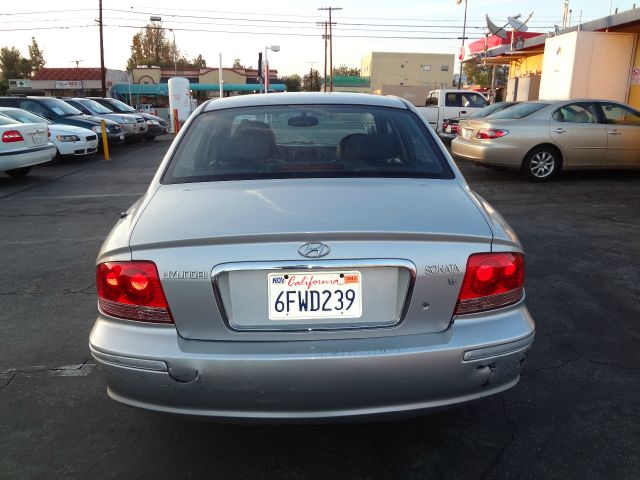 Hyundai Sonata 2005 photo 2