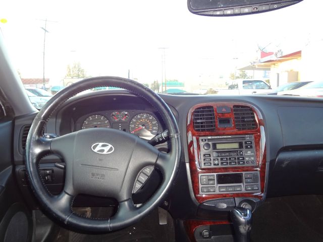 Hyundai Sonata 2005 photo 9
