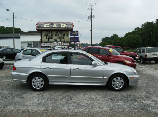 Hyundai Sonata 2005 photo 2