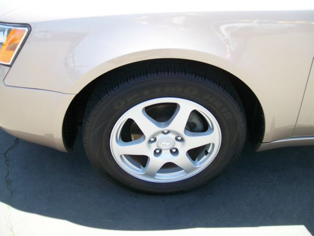 Hyundai Sonata FWD 4dr Sport Sedan