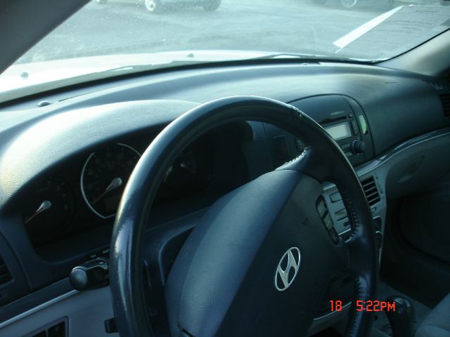 Hyundai Sonata 2006 photo 2