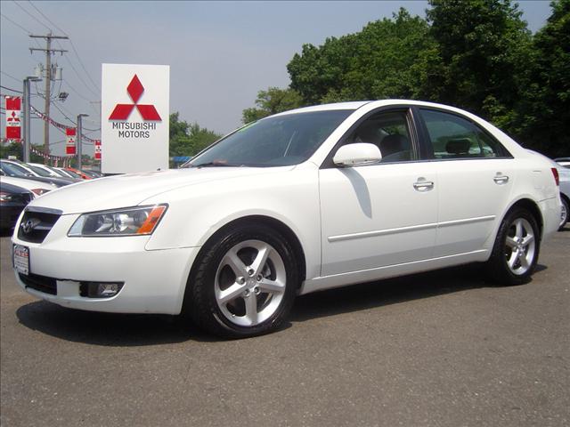 Hyundai Sonata SLT 25 Sedan