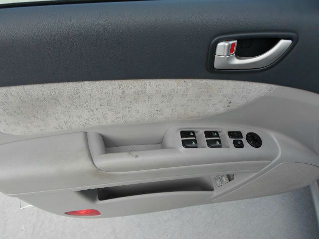Hyundai Sonata 2007 photo 1