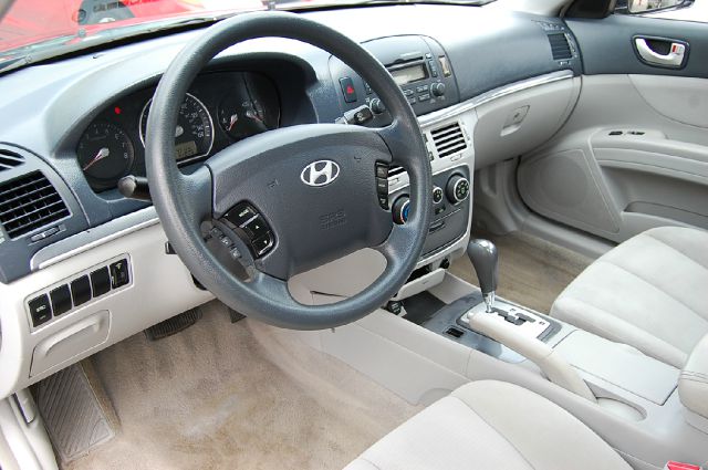 Hyundai Sonata FWD 4dr Sport Sedan