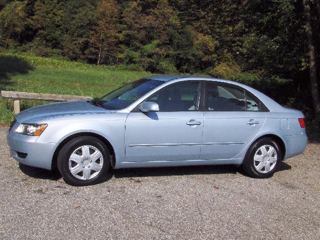 Hyundai Sonata FWD 4dr Sport Sedan