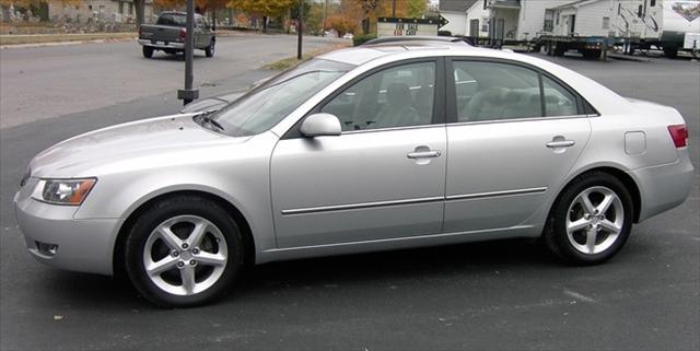 Hyundai Sonata SLT 25 Sedan